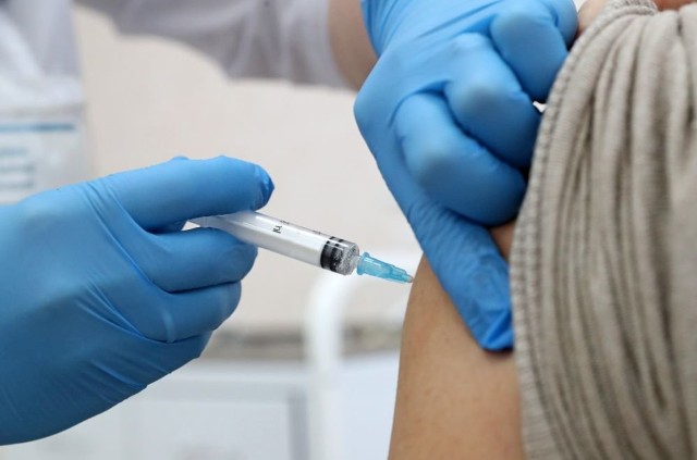 В праздничные дни в поликлинике Горно-Алтайска была продолжена вакцинация против   COVID-19